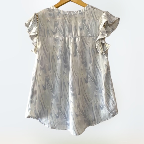 Papermoon size M Grey and White Abstract Print Flutter Sleeve Pullover Top - Picture 5 of 9